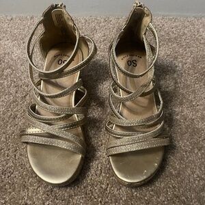 SO youth girls gold strappy sandals size 3 medium